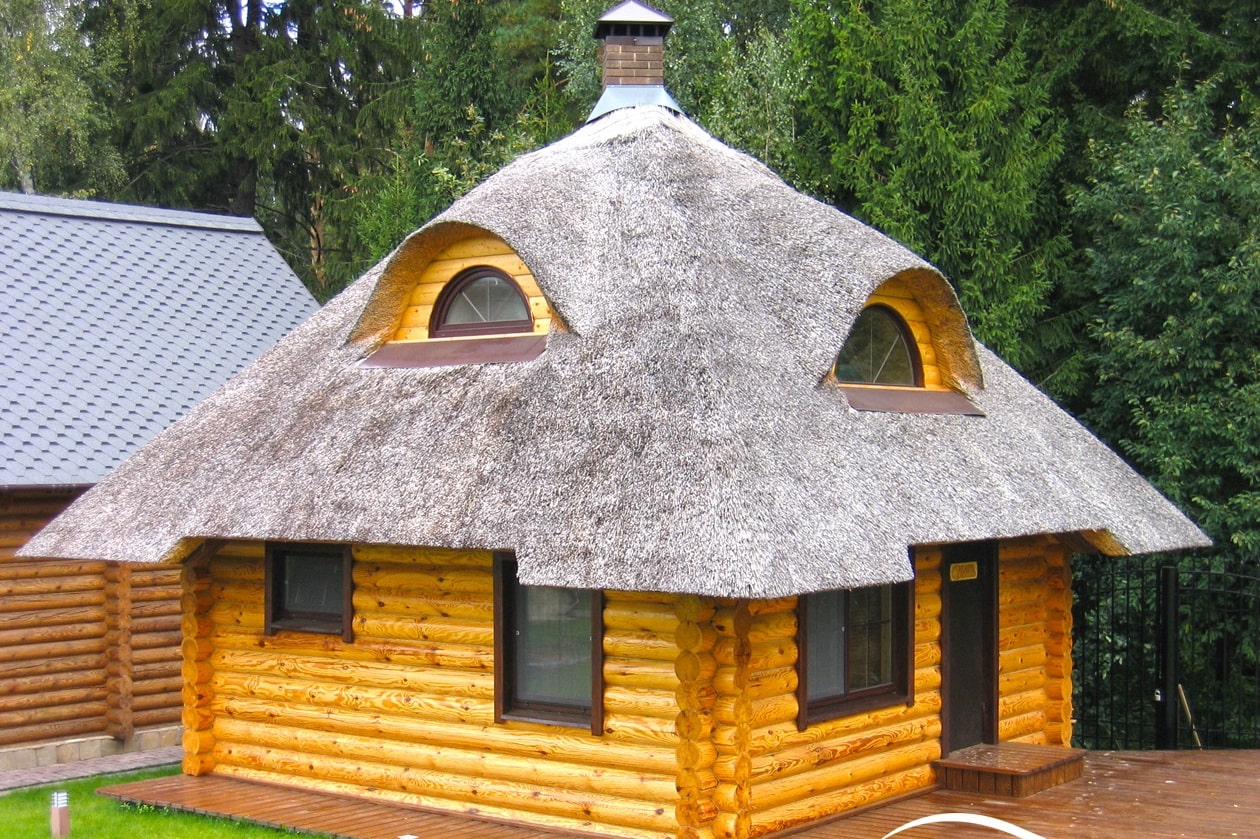 Крыша для бани из камыша