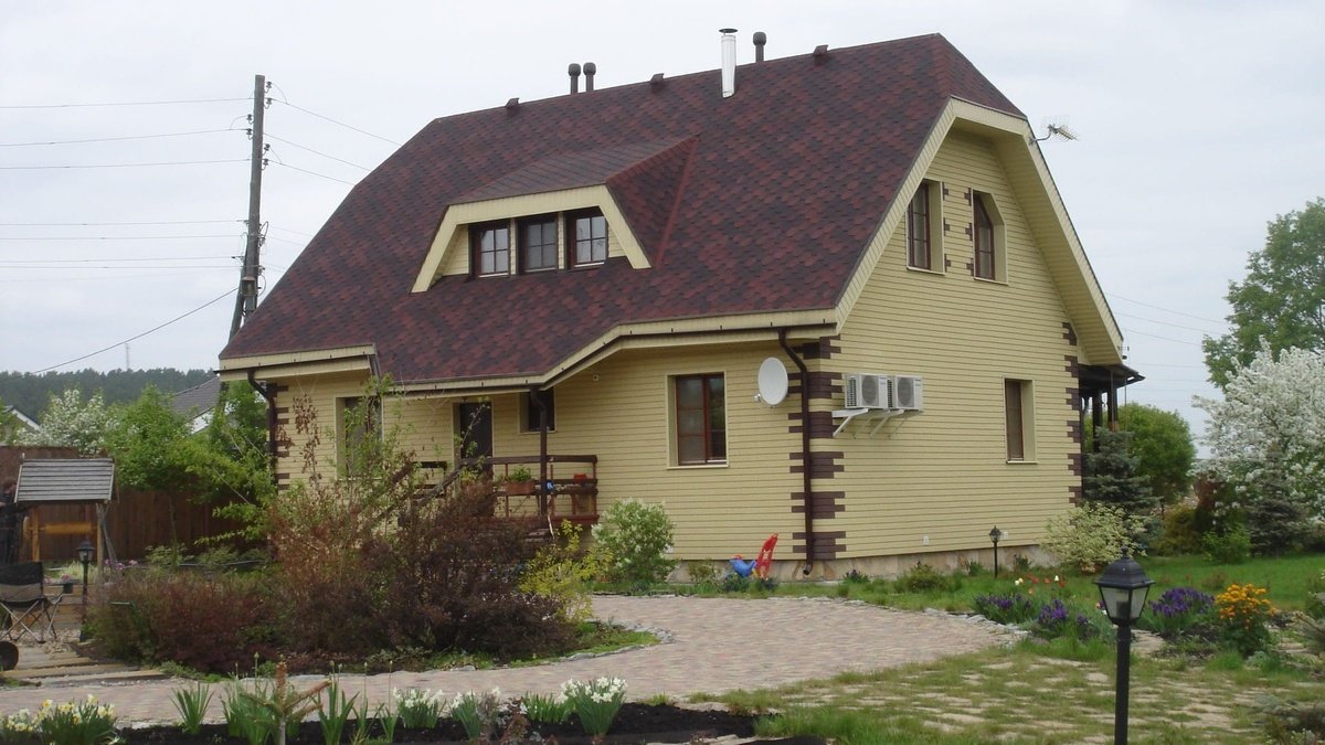 Полувальмовая кровля